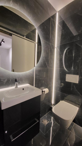 Bathroom 3, ヴィヴォ アパートメンツ, Attica