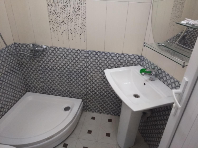 Bathroom 5, Dzveli Batumi, Batumi
