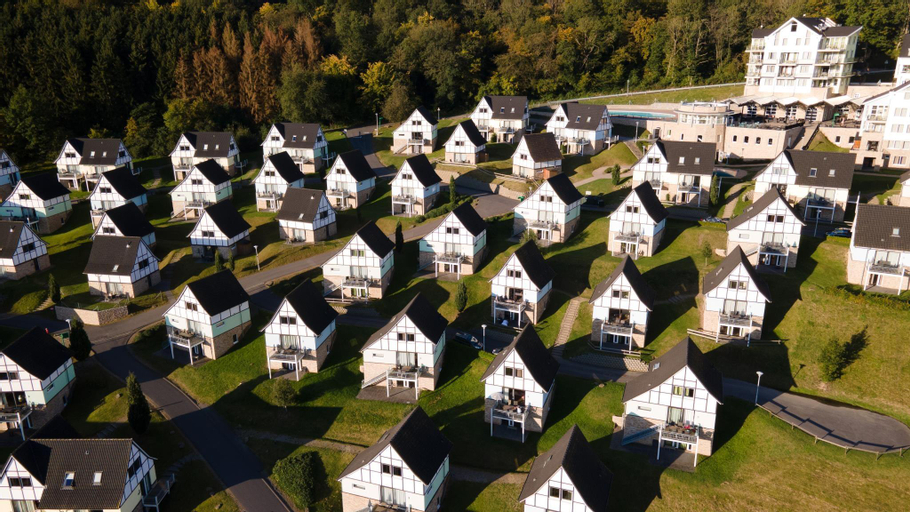 Exterior & Views 22