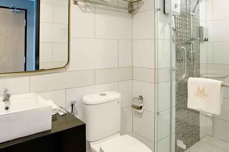 Bathroom 13