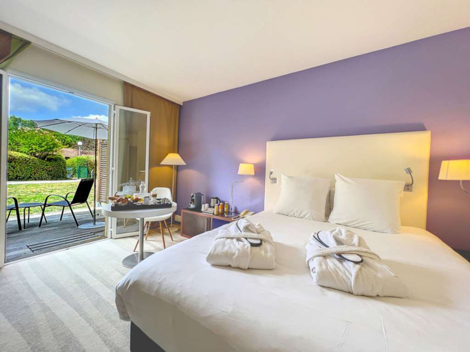 Bedroom 3, Mercure Antibes Sophia Antipolis Hotel, Alpes-Maritimes