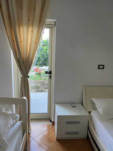 Others 5, Rooms for rent habipi, Vlorës