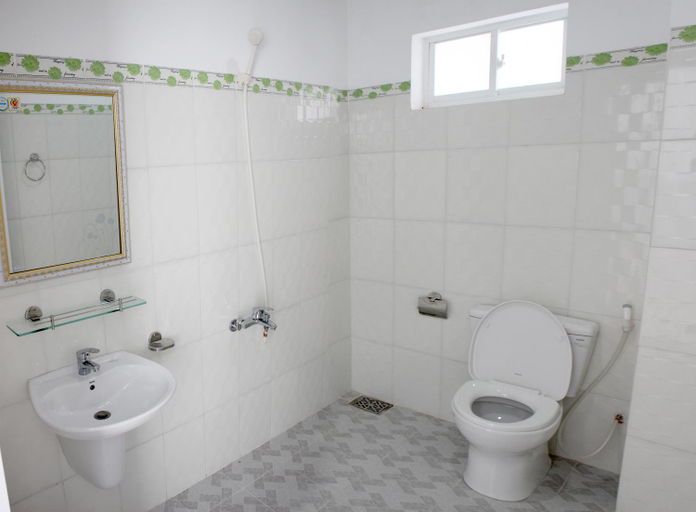 Bathroom 4, Hung Phuc Hotel, Phan Thiết