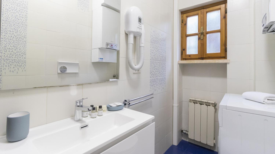 Bathroom 7
