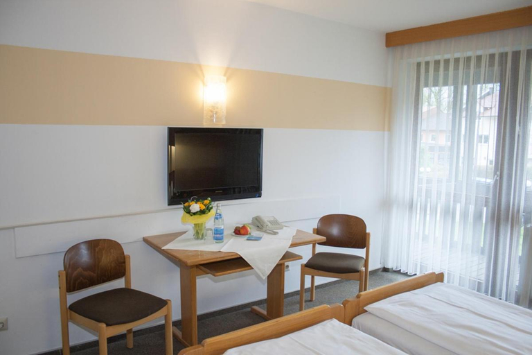 Others 4, Hotel am Regenbogen, Cham