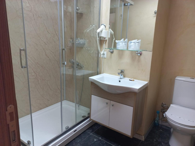 Bathroom 4, Hotel Marina, Asturias
