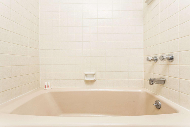 Bathroom 4, Super 8 By Wyndham Wendover, Tooele