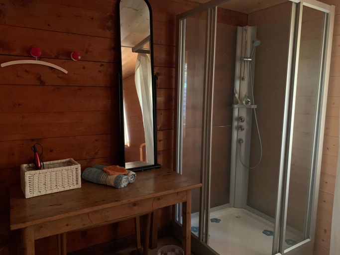 Bathroom, La Cure de Vernamiège, Hérens