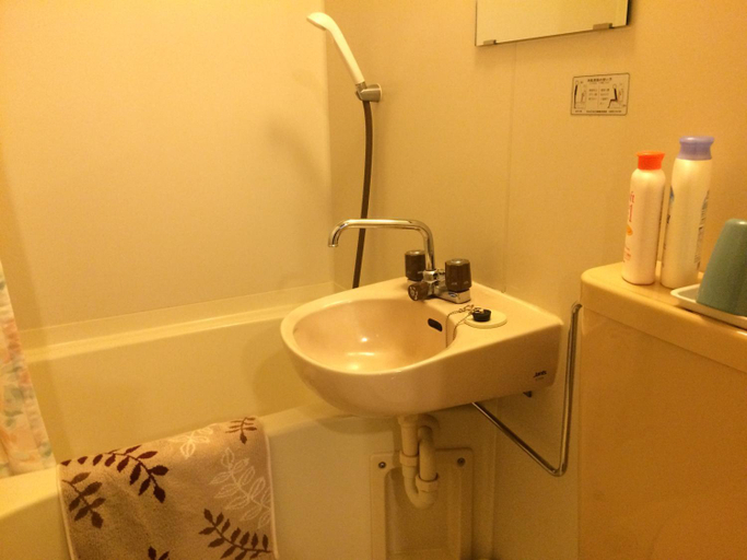 Bathroom 3, Inn of Four Seasons Subaru, Chino
