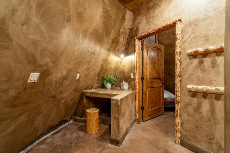 Bathroom 4, Zion White Bison Glamping & RV Resort, Washington