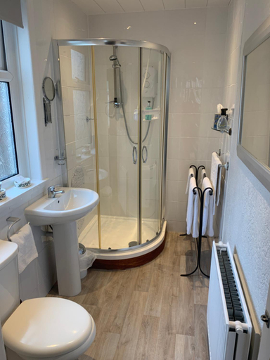 Bathroom 4, The Gaydon, Lancashire