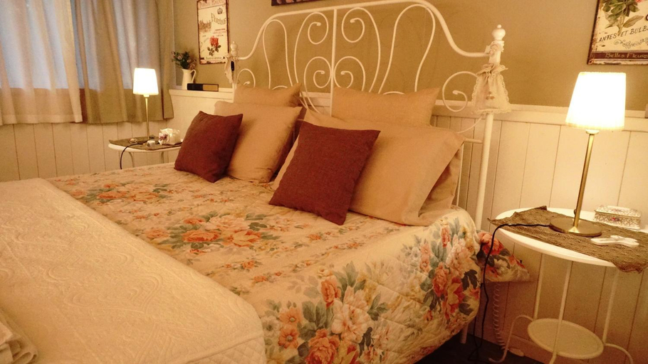 Bedroom 2, Etna Shelter Holiday House , Catania