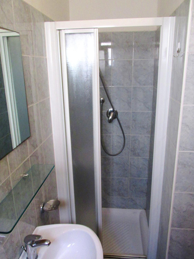 Bathroom 5, Hotel Zenith, Rimini