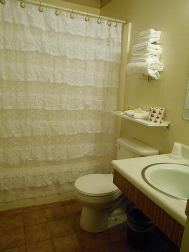 Bathroom 13