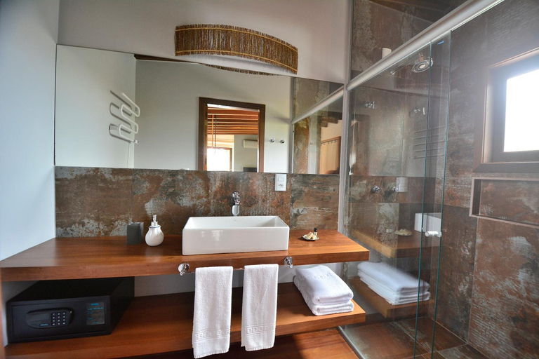 Bathroom 2, Villa Gardena Suites, Imbituba
