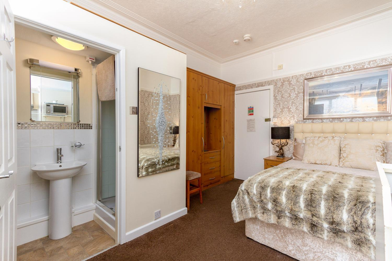 Bedroom, Beachcliffe Holiday Apartments, Blackpool