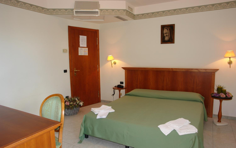 Bedroom 3, Hotel Rosamarina, Foggia