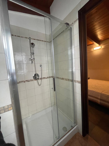Bathroom 4, Alla villa di Angelo, Bari