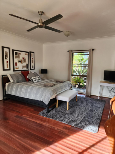 Others 5, Brom Cottage, Caloundra - Rail Corridor