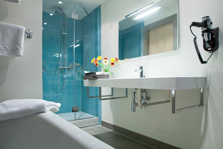 Bathroom 3, Kurshi Hotel & Spa, Riga