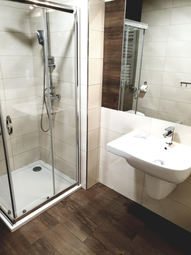 Bathroom 2, Perla Podhala, Nowy Targ
