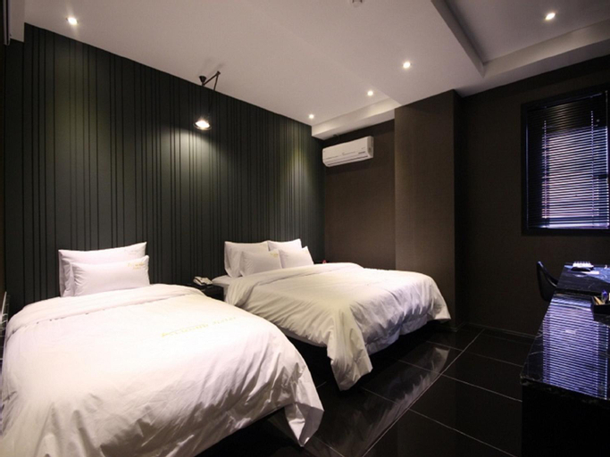 Bedroom 25