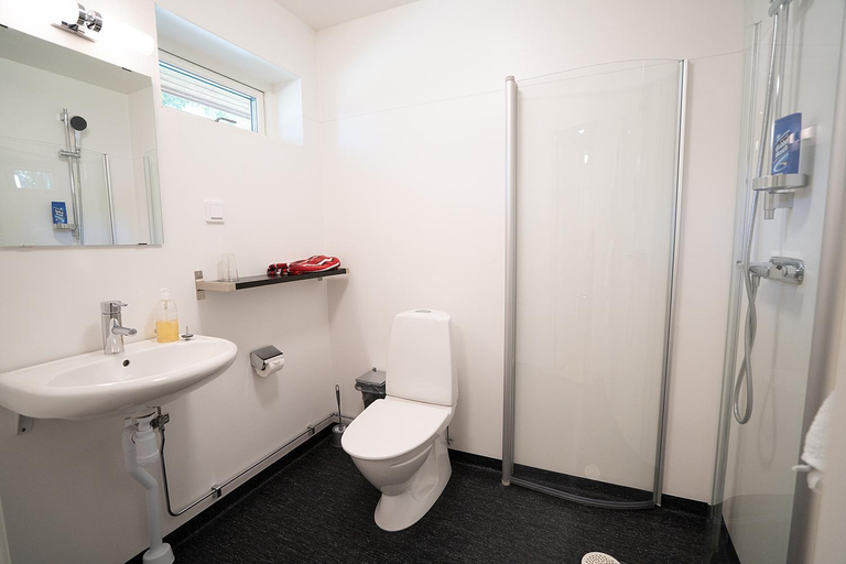 Bathroom, Stenholmen Gårdshotell, Linköping