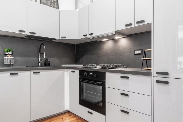 Others 5, Apartment del Bello, Koper