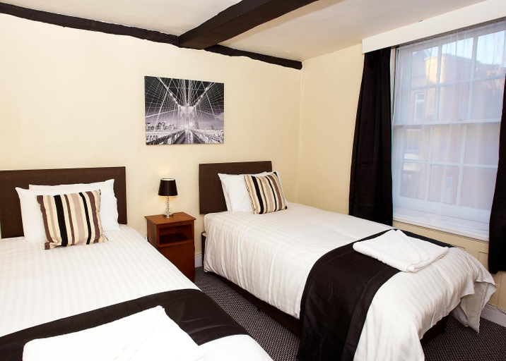 Others 5, The Black Swan Inn, Herefordshire