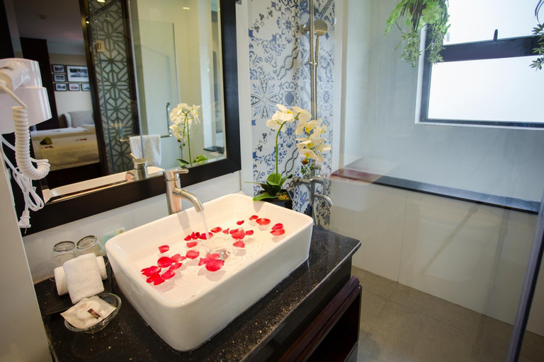 Bathroom 23
