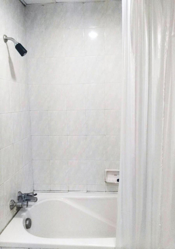Bathroom 3, JP Emerald Hotel, Amphoe Muang Yasothon