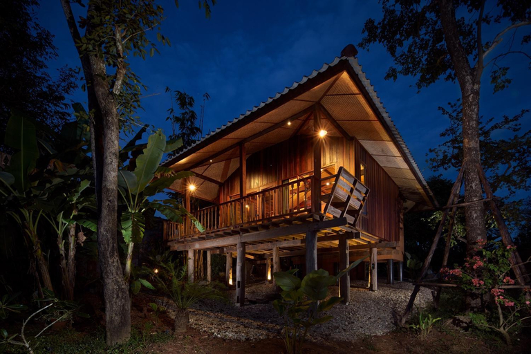 Exterior 2