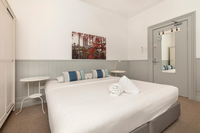 Bedroom 16