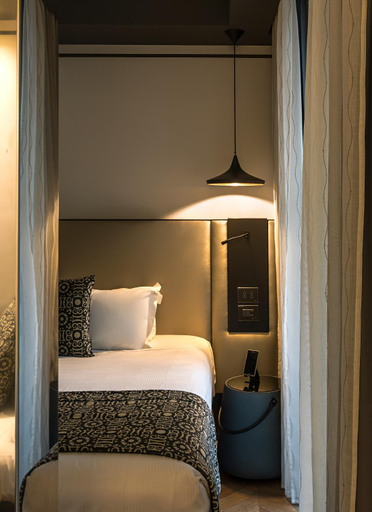 Bedroom 2, Corso 281 Luxury Suites, Rome