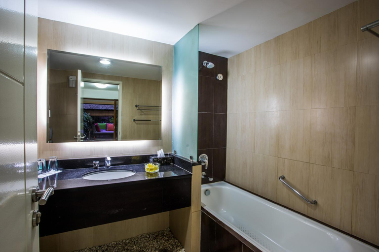 Bathroom 2, Kuta Reef Apartments, Badung