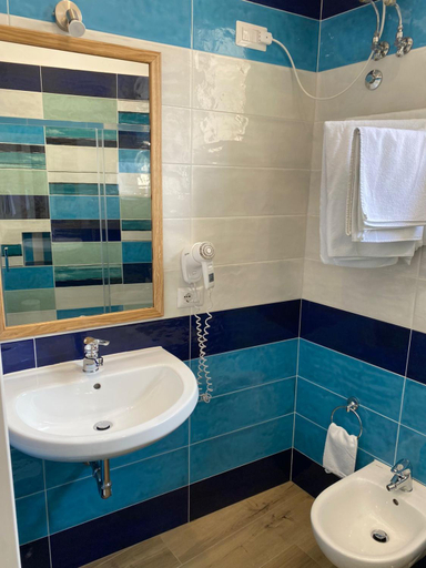Bathroom 3, CANELLI HOUSE SORRENTO, Napoli