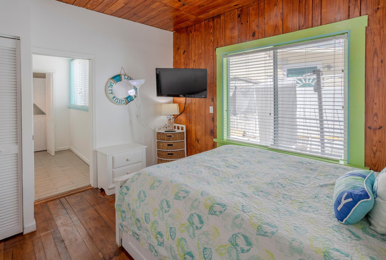 Bedroom 3, Twins Inn & Apartments, Pinellas