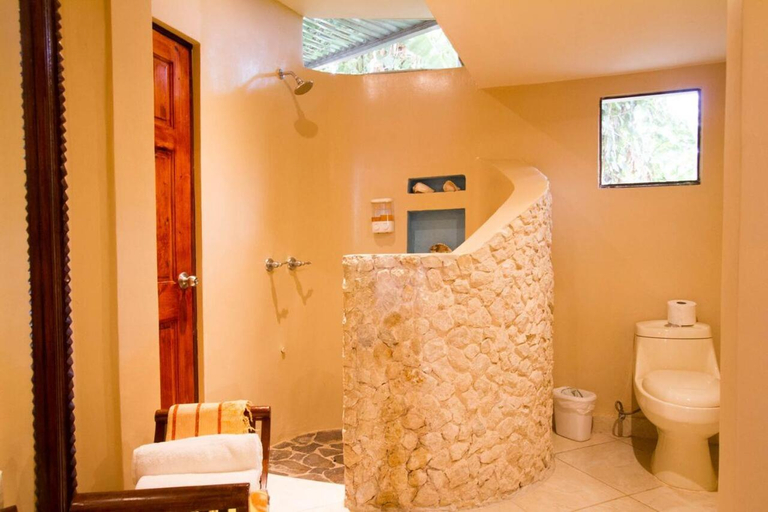 Bathroom 3, Tamarindo Village Hotel, Santa Cruz