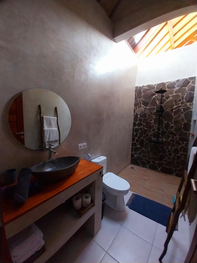 Bathroom 3, Twiny's, Lombok