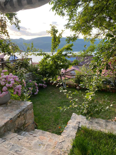 Others 2, ROLEO Guest House, Pogradecit