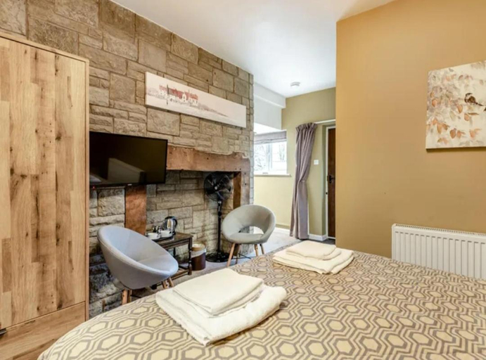 Others 5, Curly Tail Accommodation, Shropshire