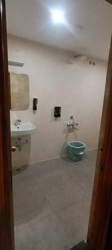 Bathroom 3, Model Grand Inn, Bellary
