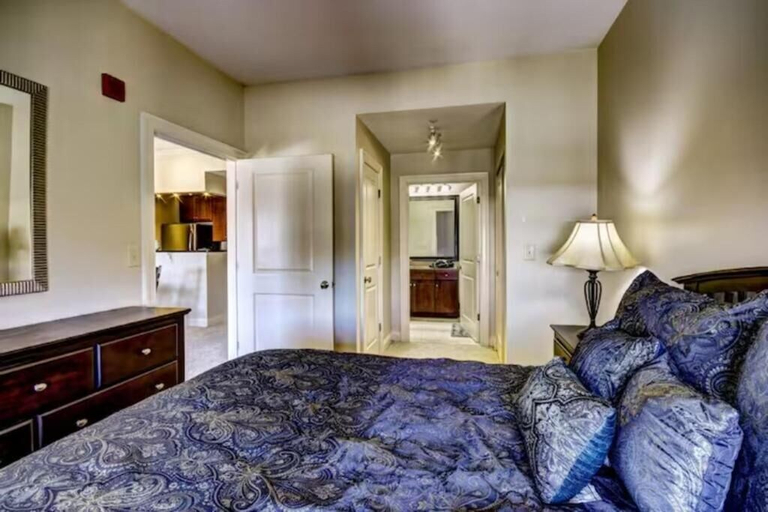 Bedroom, One bedroom at Baltimore Covention Ctr, Baltimore