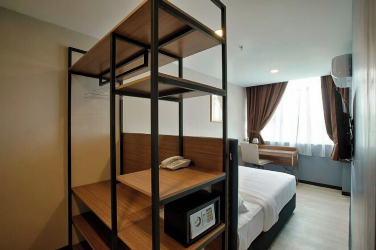 Bedroom 12