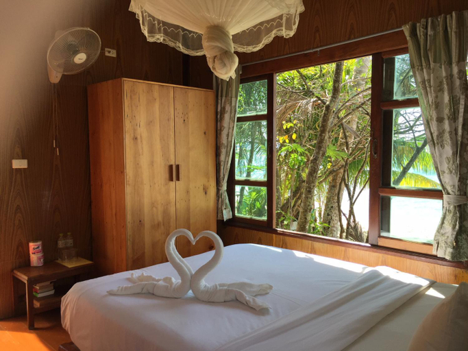 Bedroom 2, Bangbaobeach Resort, Koh Chang