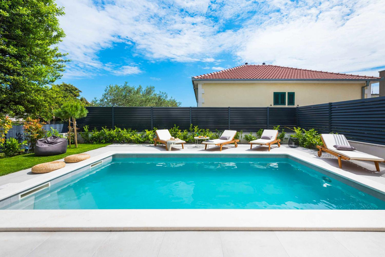 Exterior view 5, Villa Auni Grey - Heated Pool - Rooftop - Seaview - Beach, Kaštela