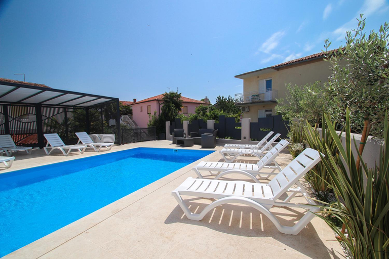 Others 5, Apartments Villa Rivarella, Novigrad