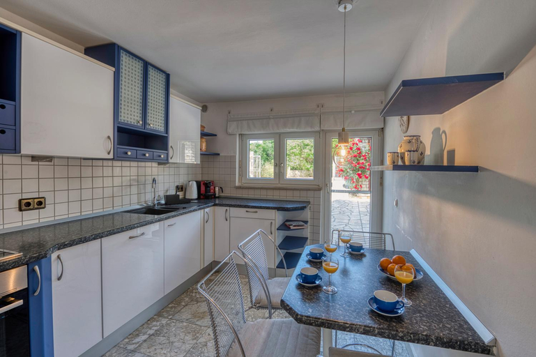 Others 4, Villa Kata, Zadar
