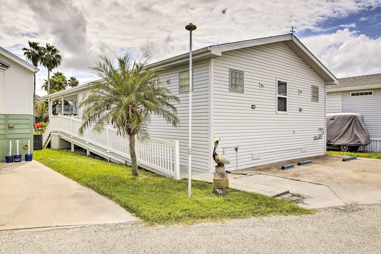 Waterfront Port Isabel Getaway Bring Your Pet!, Cameron