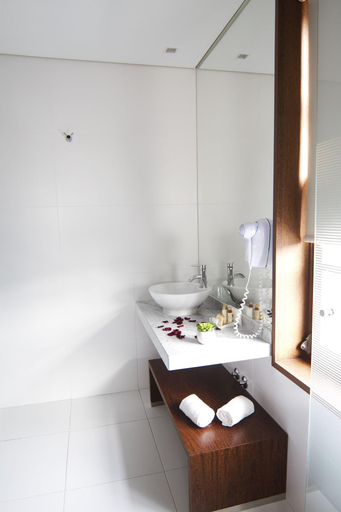 Bathroom 5, Oca Ribeira do Porto Hotel, Porto